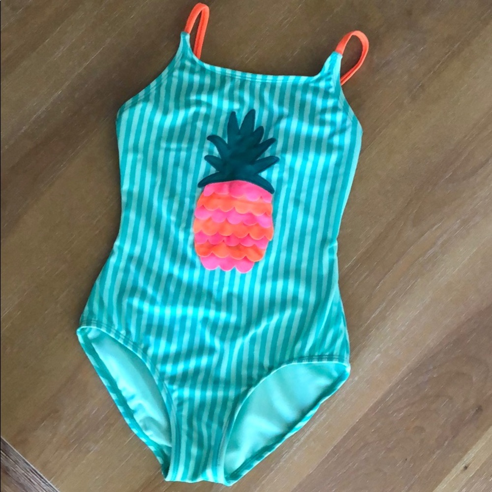 Darling practically new girls swimsuit 💗